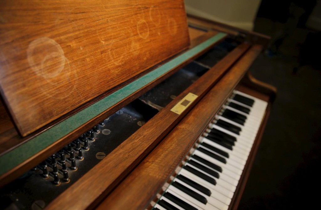 061015-abba-grand-piano-keyboard