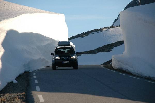 Snow route in June. Photo: Bernd Mock